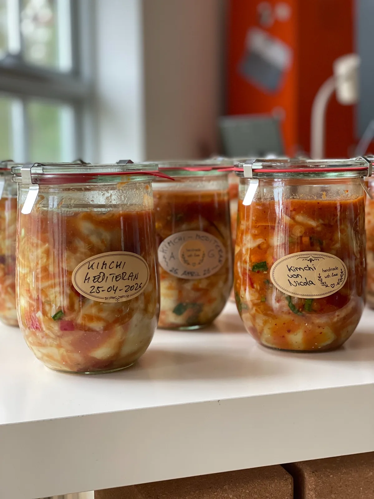 Fermentierlust Verkostung mit verschiedenen Fermenten und Probierlöffeln
